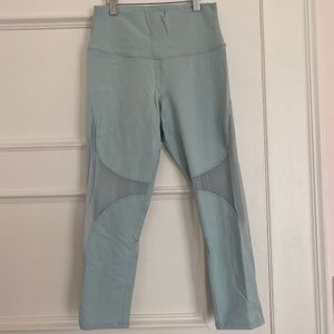 Alo Yoga High Waist Coast Capri in Cloud